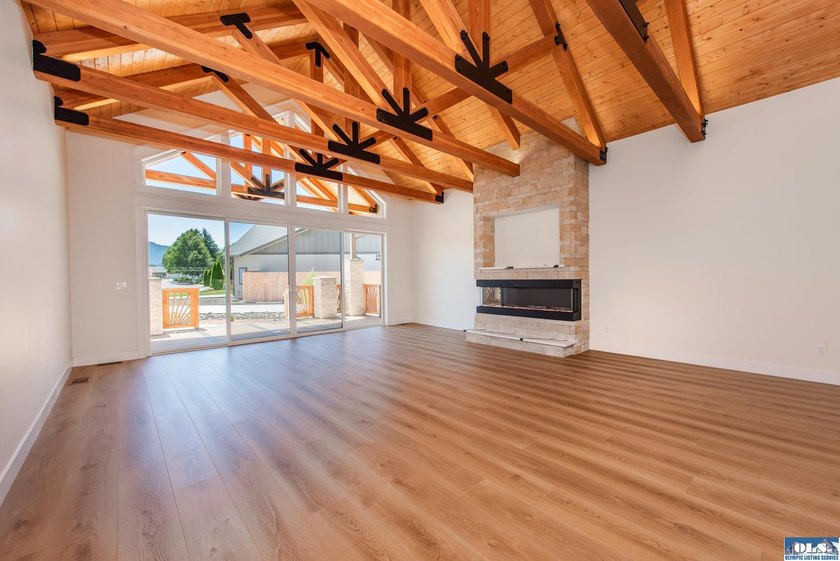 Exceptional new construction in The Meadows showcasing 2,622 - photo 10