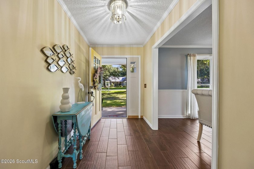 This incredible 4-bedroom, 2-bath home sits on a large corner - photo 7