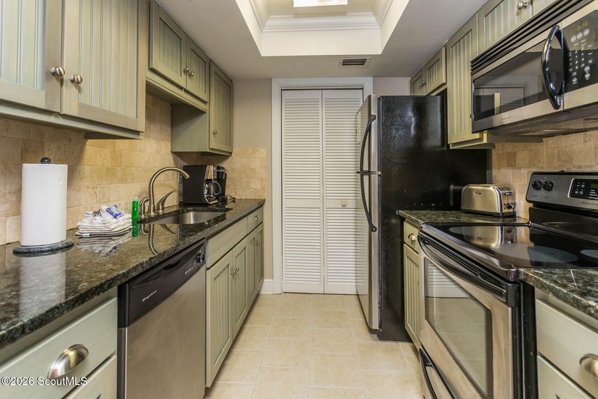 Rare Opportunity! Discover the charm of coastal living with Unit - photo 2