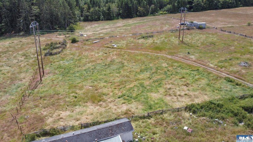 Lovely setting in desirable area of Sequim to set down your - photo 8