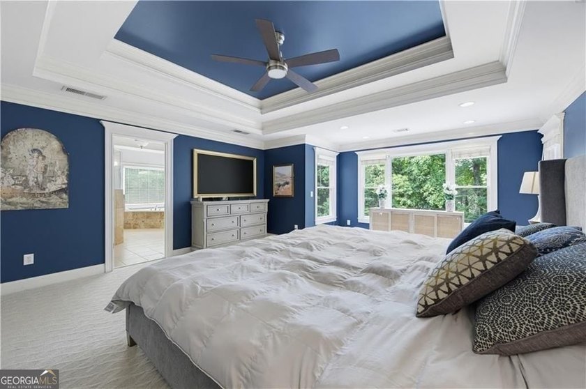 Beautifully updated, this Polo home defines the suburban bliss - photo 5