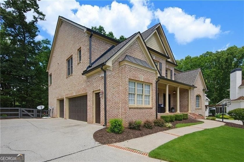 Beautifully updated, this Polo home defines the suburban bliss - photo 8