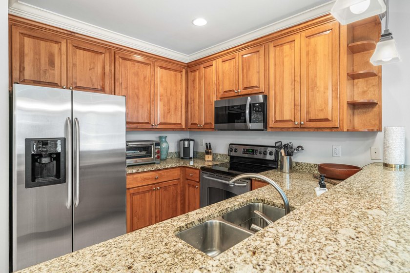 This beautiful home is move in ready and waiting for you. The - photo 9