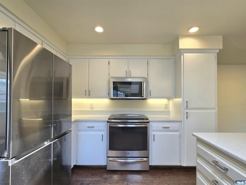 A perfect blend of space and community, this well maintained - photo 8