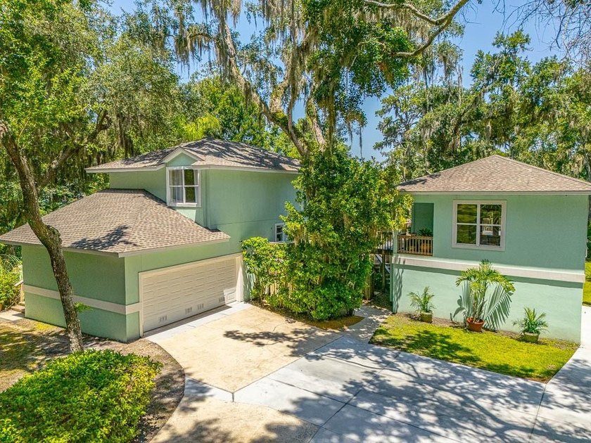Custom Contemporary Retreat with Guest Cottage &amp; Marsh Views - - photo 3
