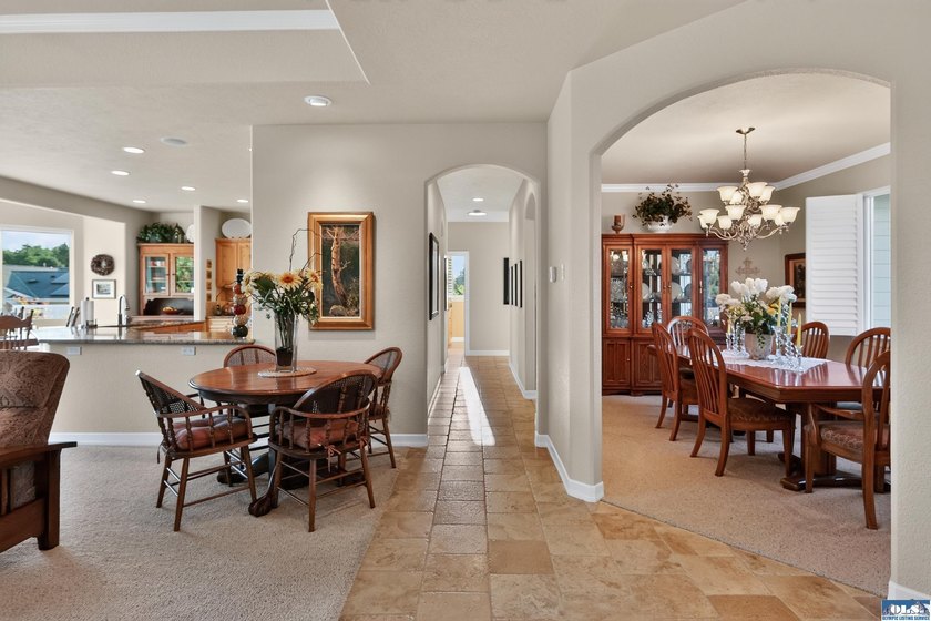 Experience refined Northwest living in this meticulously - photo 7