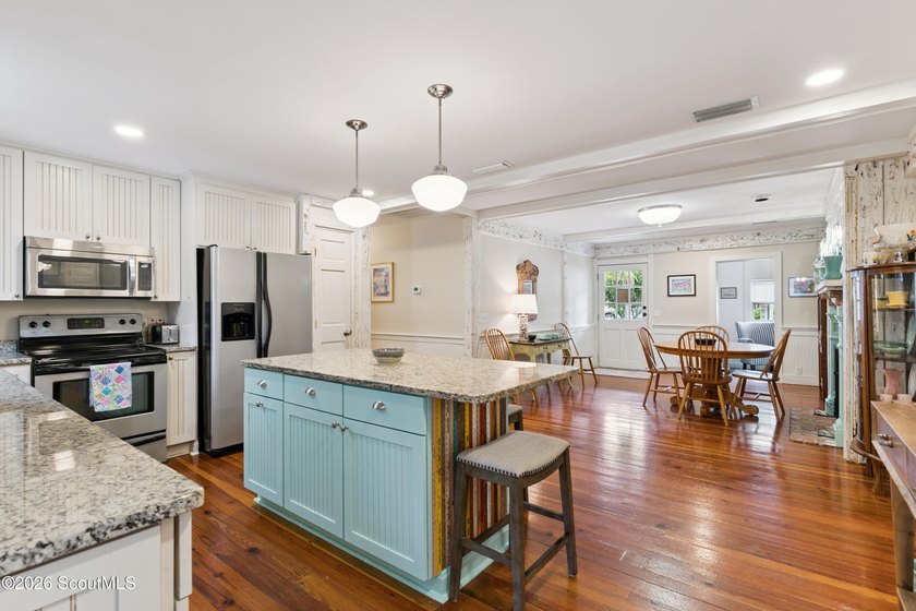 Check out this unique beach cottage in the south end! Enjoy the - photo 8