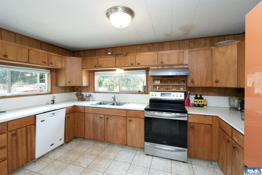 Country Living with Endless Potential on 2.47 Fertile Acres - photo 7