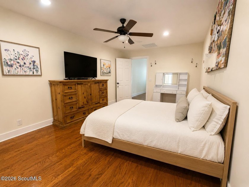 Welcome to this single-level 2-bedroom, 2-bathroom condo - photo 9