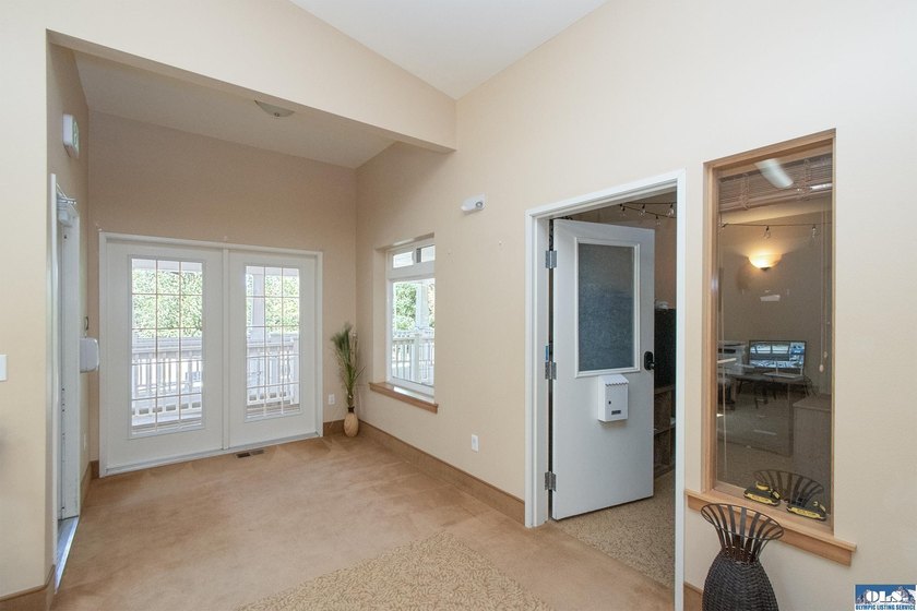 Some properties come along only once. This is one of them - photo 8
