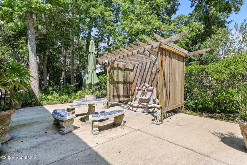 Tucked away in the desirable Mid South Established neighborhood - photo 9