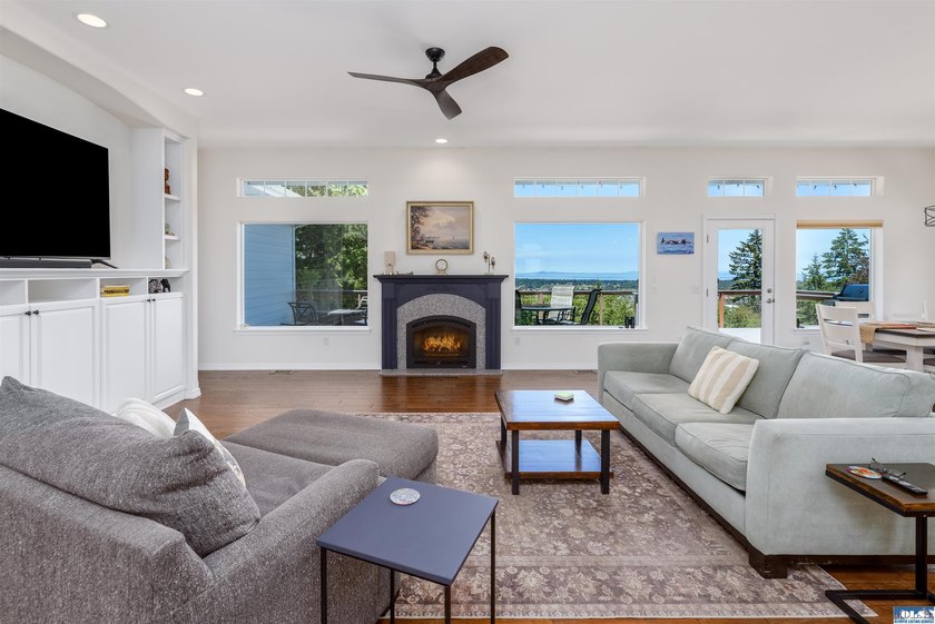 Exceptional Bell Hill home in the highly sought-after Highland - photo 7