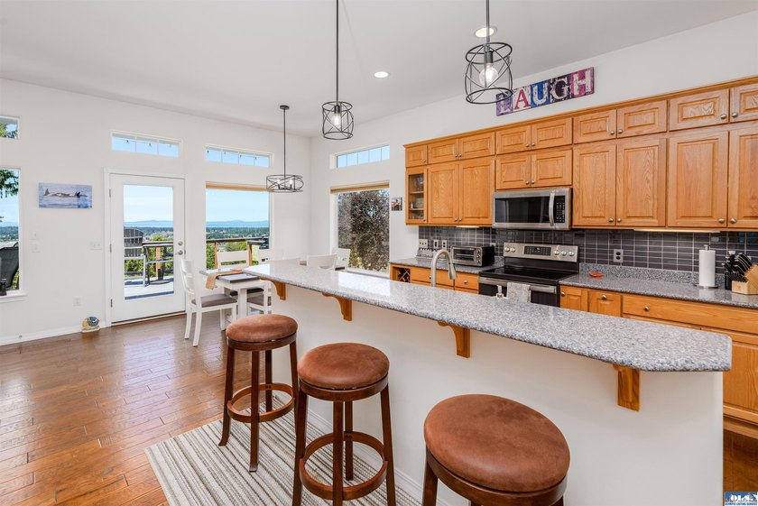 Exceptional Bell Hill home in the highly sought-after Highland - photo 10