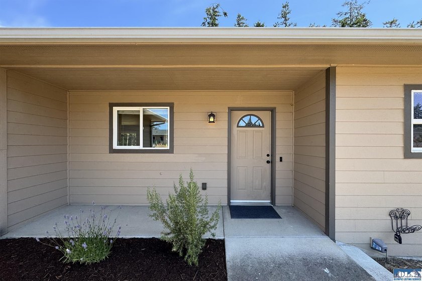 This Westside, zero step entry, 3 bedroom, 2 bath home is - photo 2