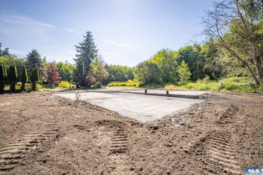 Nearly 5 flat acres just ~500 feet from the Olympic Discovery - photo 7
