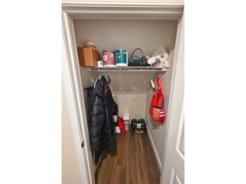 Enjoy convenient one-floor living in this recently renovated - photo 20