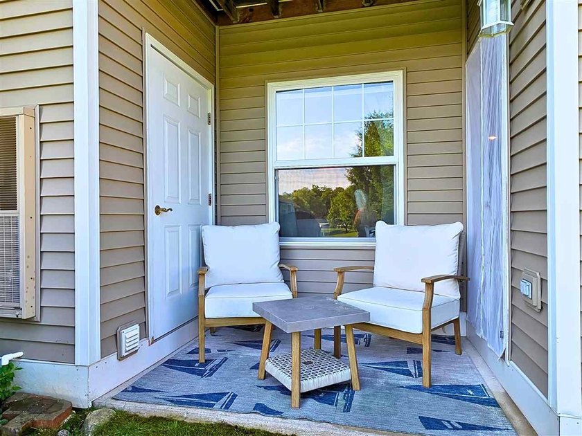 Enjoy convenient one-floor living in this recently renovated - photo 22