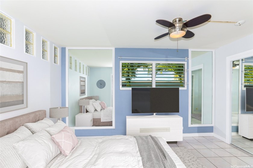 Rarely available! This charming 1-bedroom, 1-bath condo is - photo 4