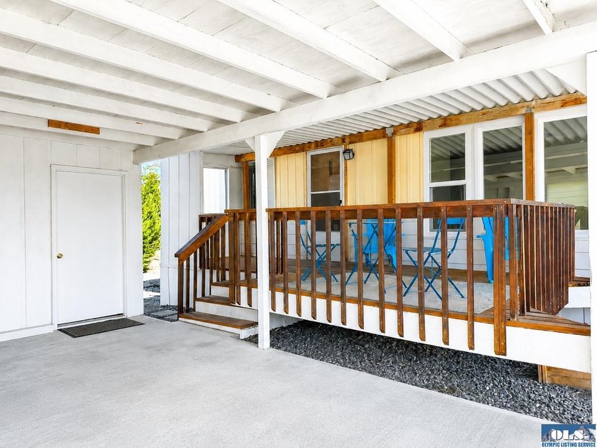 Welcome home to this charming 2-bedroom, 1-bath home in Juniper - photo 6
