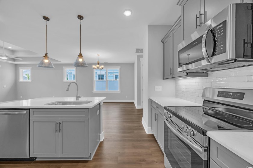 Any Move-in Ready Promotions do not apply to this home. Welcome - photo 7