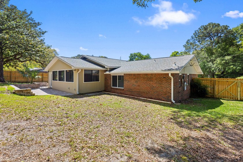 You've driven past a house like this. Maybe slowed down. Brick - photo 8