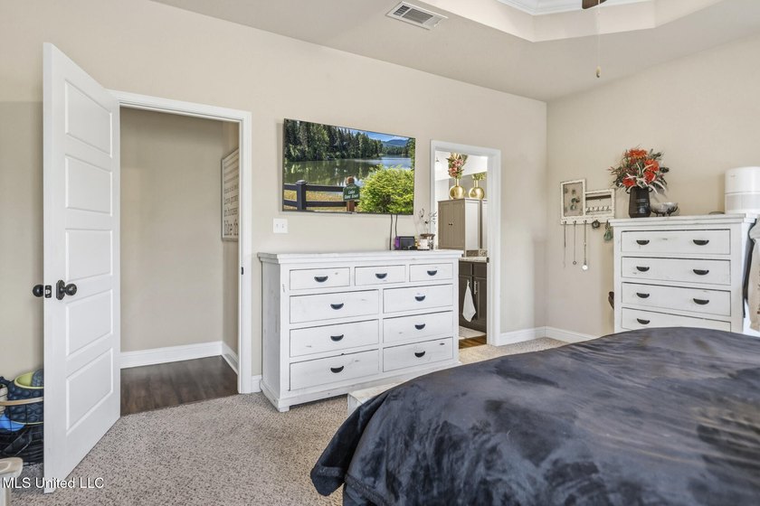 Huge Price Reduction! The Sellers are being relocated and said - photo 15
