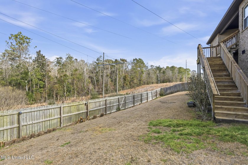 Huge Price Reduction! The Sellers are being relocated and said - photo 28