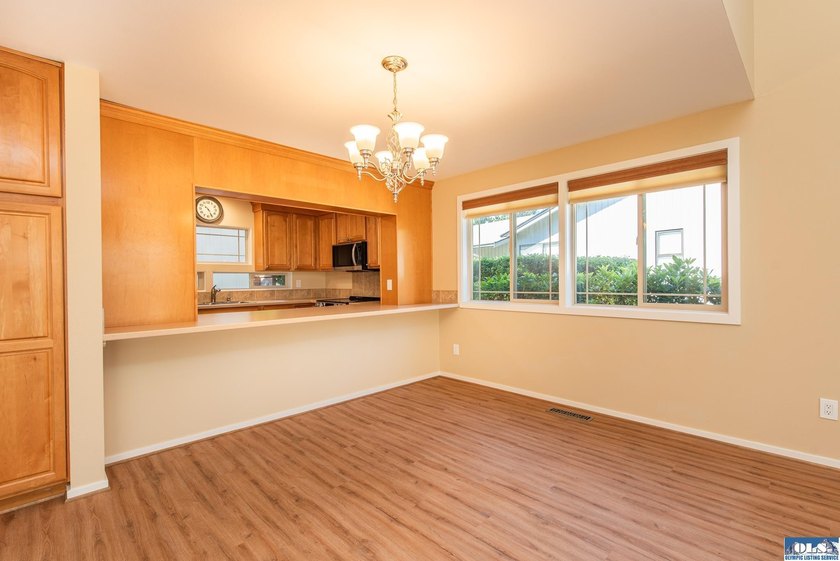 Welcome to this beautifully updated condo on desirable Hilltop - photo 8