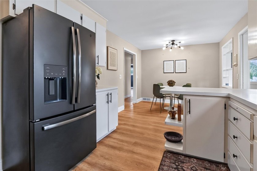 Come check out one level living in West Irondequoit at its - photo 4