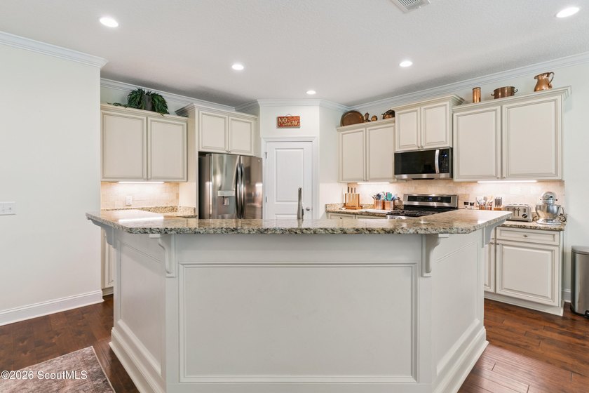 Room to Live, Work &amp; Entertain! This beautifully designed - photo 4