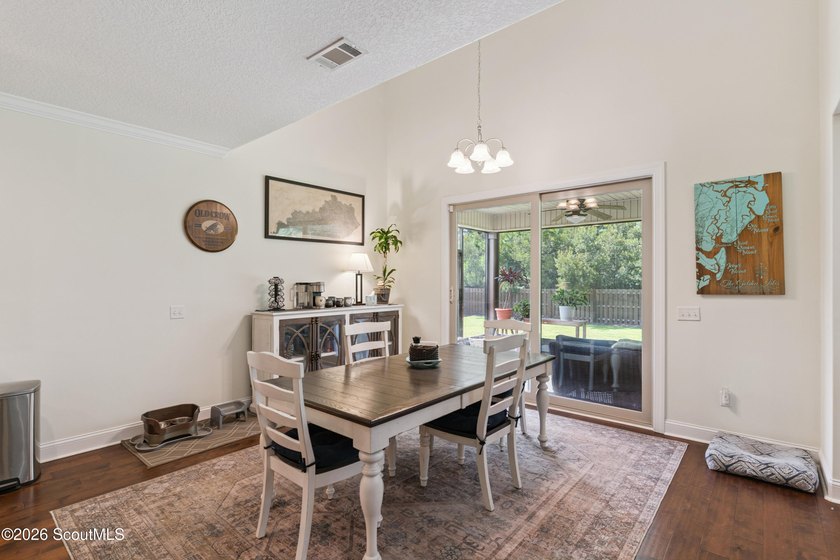 Room to Live, Work &amp; Entertain! This beautifully designed - photo 6