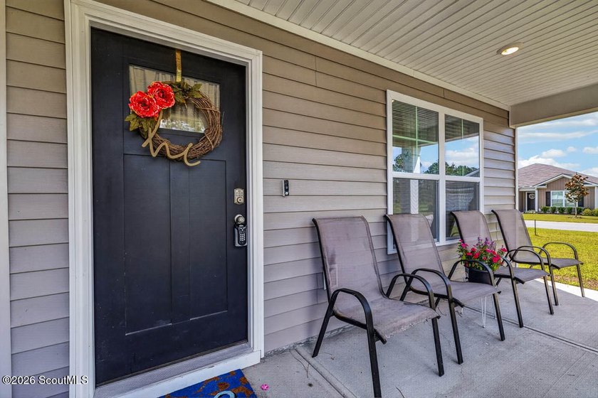 Welcome to 58 Autumns Wood Drive! Built in 2024, this stunning - photo 4