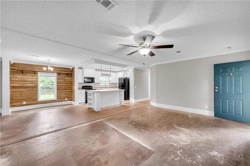Discover the perfect blend of space, comfort, and country living - photo 10