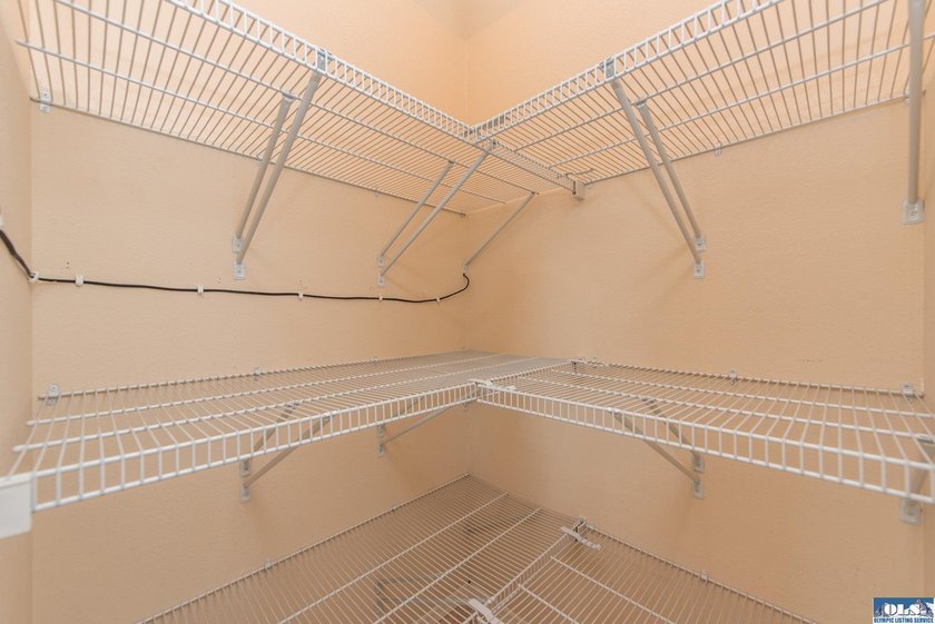 Move-in ready and the Perfect Home Location close to shopping - photo 10
