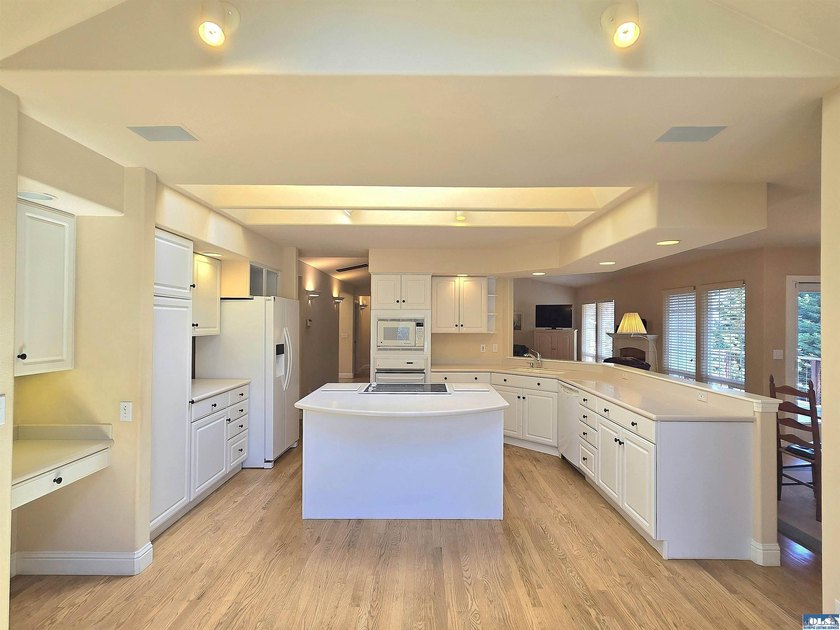Fantastic Contemporary Single-Level Home in Sunland! Embrace - photo 10