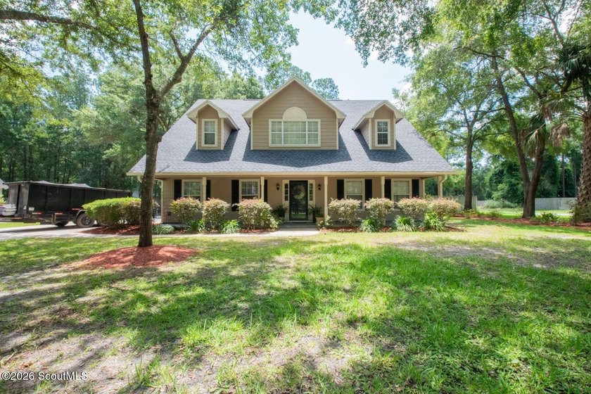 This spacious 5-bedroom, 3-bath home has been freshly painted - photo 2