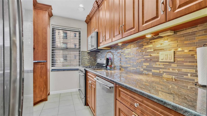 North Flushing Co-op for Sale - Spacious 1 Bedroom; Welcome to - photo 16