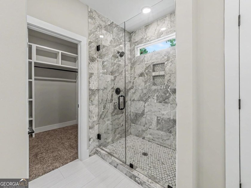 Step into modern elegance in this stunning newly built stepless - photo 19