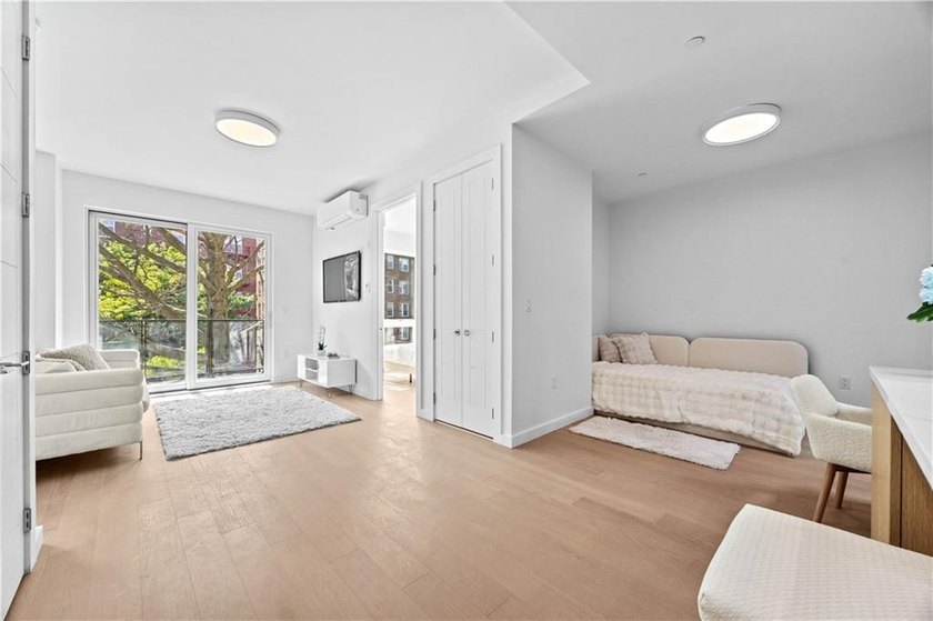 2 Bed with an option to convert to 3 as it has an additional - photo 4