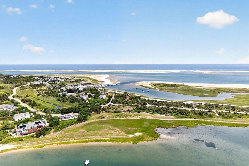 Panoramic Stage Harbor views are the centerpiece of this - photo 5