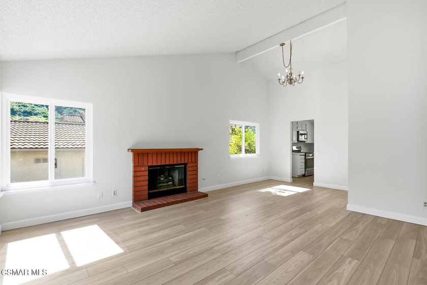 Immaculate and Move in Ready! Highly desirable single story - photo 6