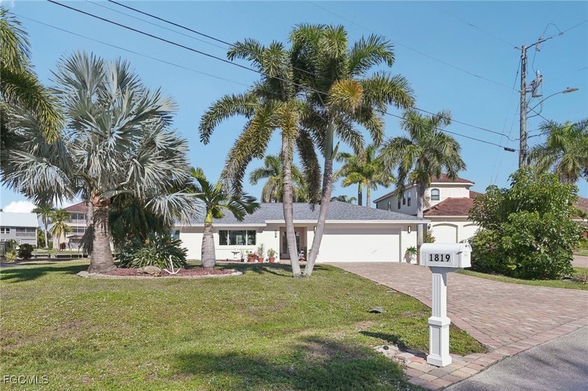 -When it comes to boating access, premier location, and - photo 8