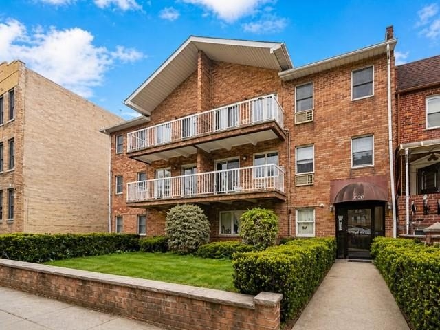 EXTRA-SPACIOUS(1336 SQFT) 2 BEDROOM/2 BATHROOM DUPLEX CONDO WITH - photo 5