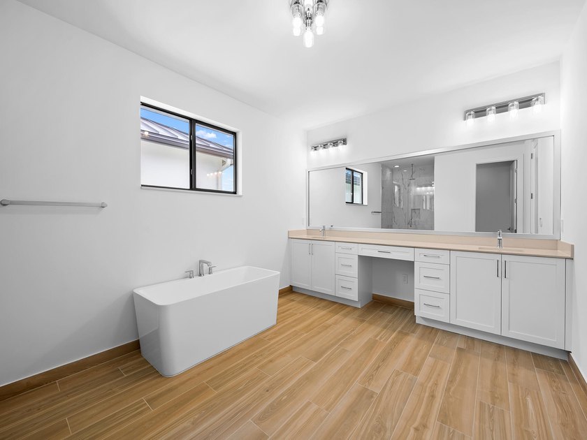 Final opportunities at Marina Landings, the only new - photo 10