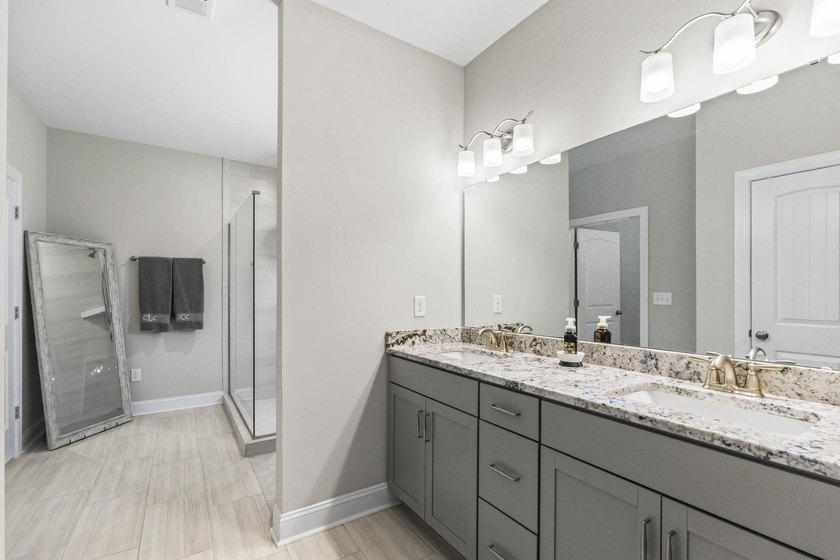 Welcome to this meticulously maintained and thoughtfully - photo 19