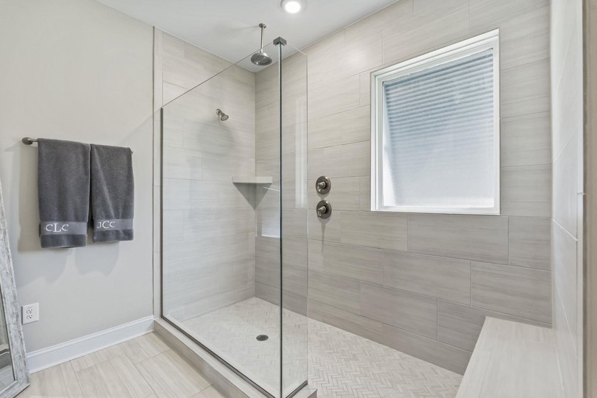 Welcome to this meticulously maintained and thoughtfully - photo 20