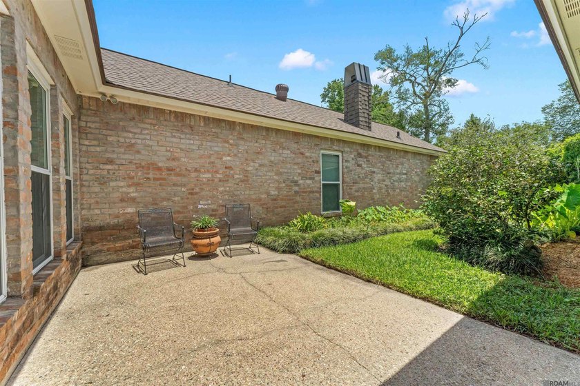 In-ground pool, wood-burning fireplace, boat port, sunroom - photo 26