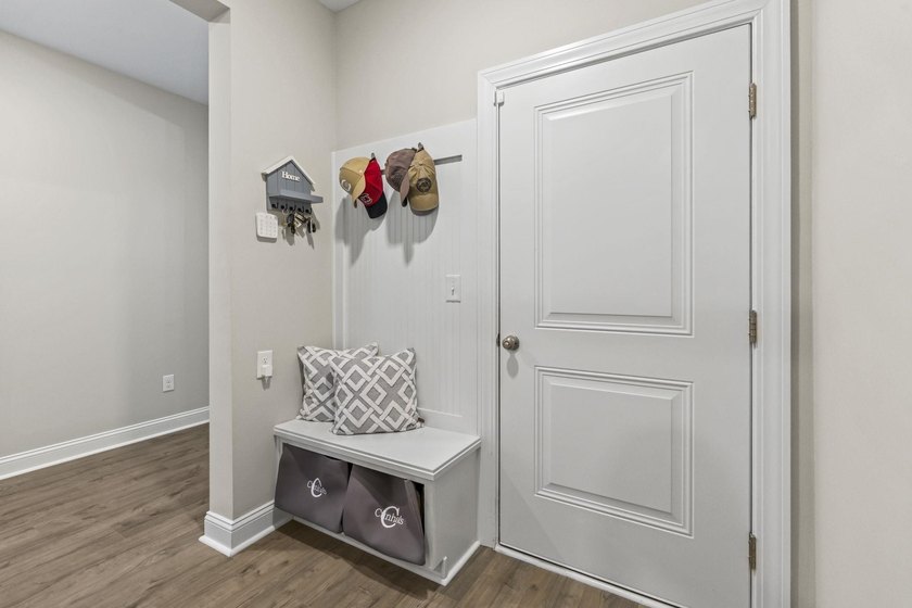 Welcome to this meticulously maintained and thoughtfully - photo 31