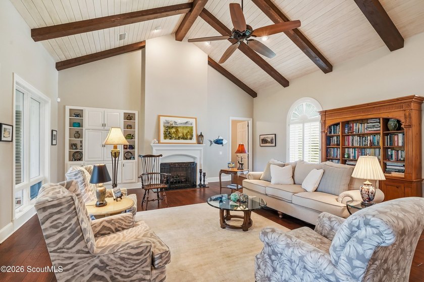 ROOMS WITH A VIEW! This beautiful custom-built, single-story - photo 3