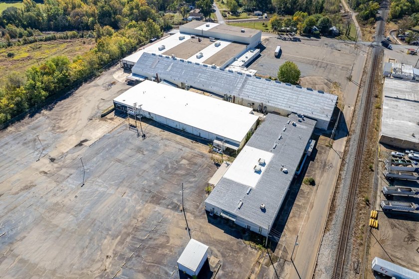 Conveniently located in De Queen AR, the sky's the limit with - photo 12